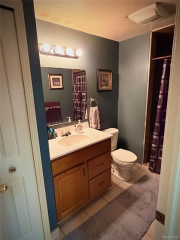 19287 Scenic Harbor Drive, Macomb Township, MI 48044