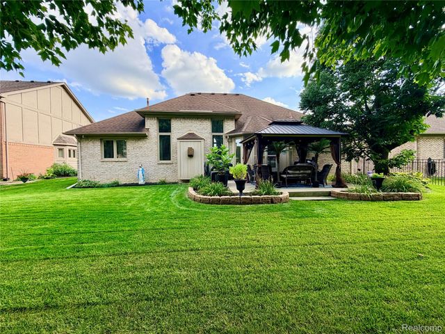 19287 Scenic Harbor Drive, Macomb Township, MI 48044