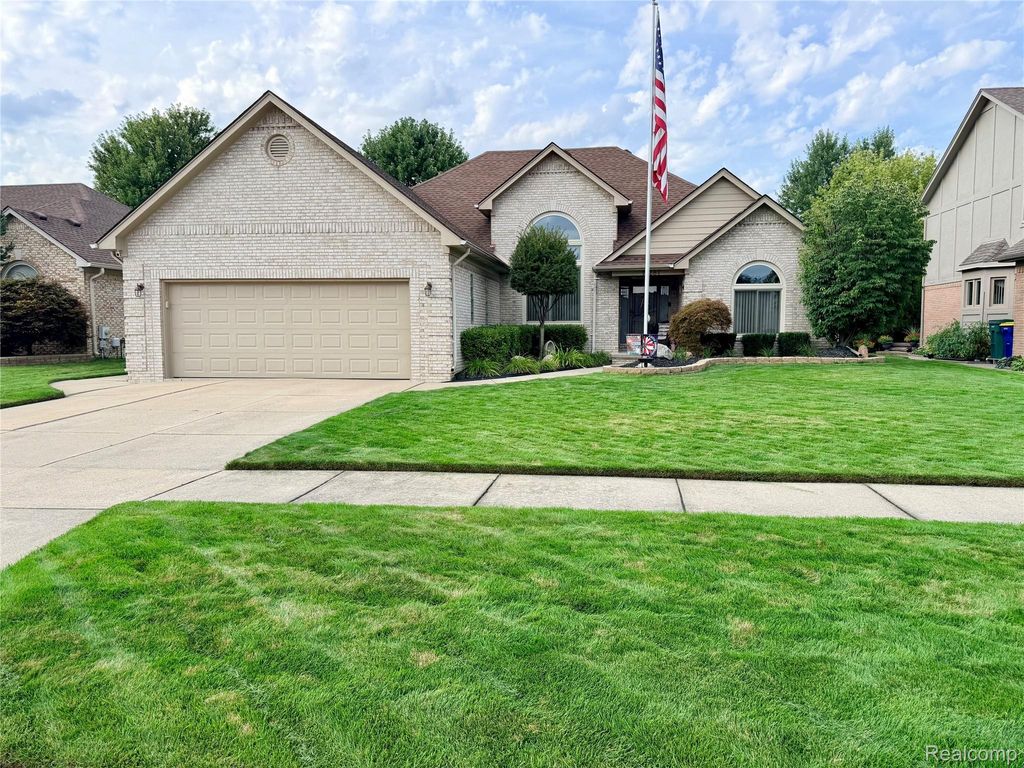 19287 Scenic Harbor Drive, Macomb Township, MI 48044