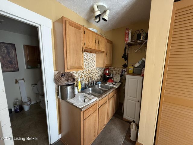 2102 Magazine St, Louisville, KY 40211