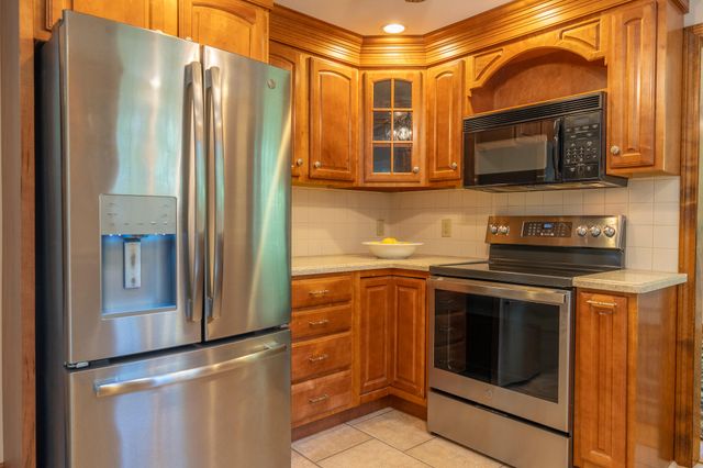 2 Mohegan Lane, Yarmouth Port, MA 02675