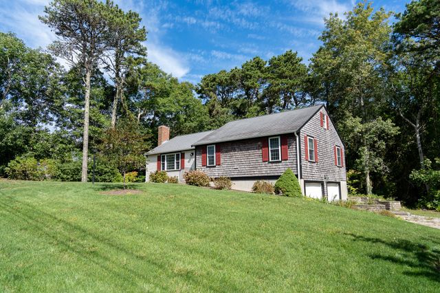 2 Mohegan Lane, Yarmouth Port, MA 02675