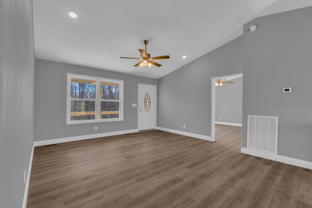 518 Algonquin Ln, Crossville, TN 38572