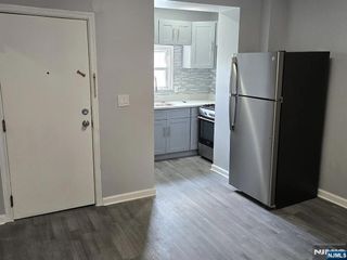 379 Kinney Street 3, Newark, NJ 07105