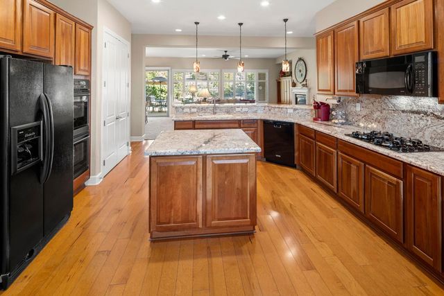 2005 Deep Springs Ln, Lincoln, CA 95648