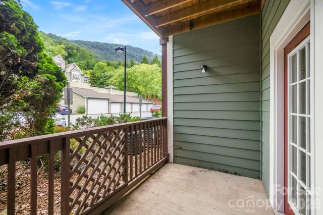 1000 Olde Eastwood Village Boulevard A-107, Asheville, NC 28803