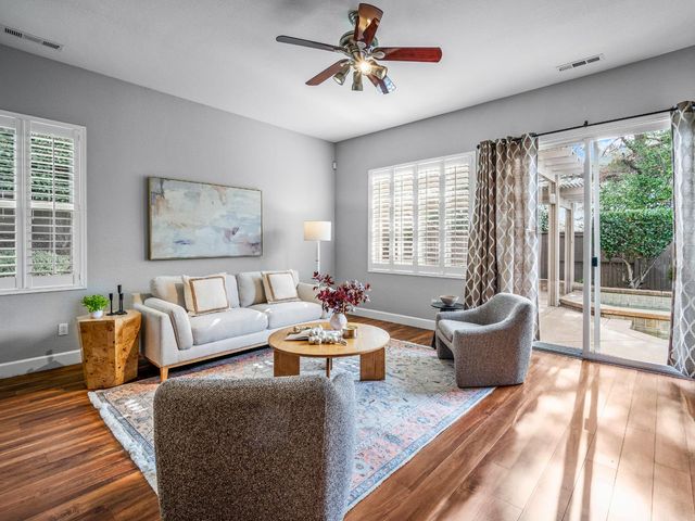 1084 Bevinger Dr, El Dorado Hills, CA 95762