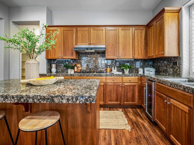 1084 Bevinger Dr, El Dorado Hills, CA 95762