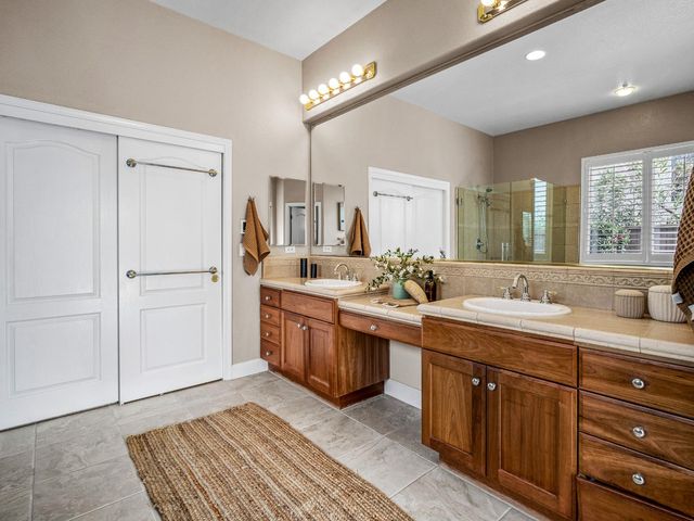 1084 Bevinger Dr, El Dorado Hills, CA 95762