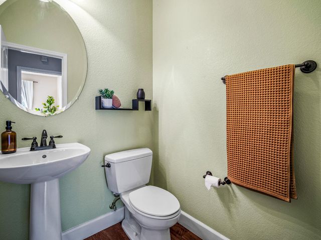 1084 Bevinger Dr, El Dorado Hills, CA 95762