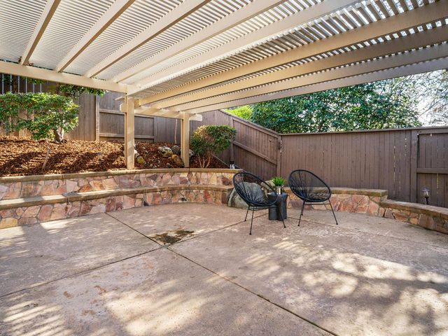 1084 Bevinger Dr, El Dorado Hills, CA 95762