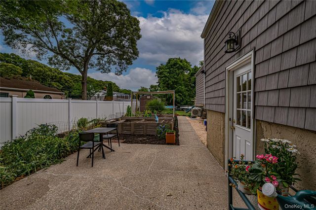23 Oak Street, Centereach, NY 11720
