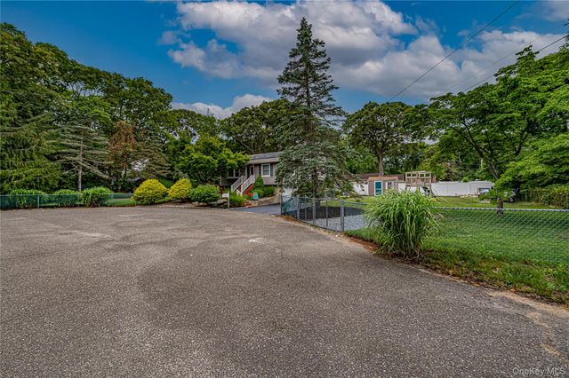 23 Oak Street, Centereach, NY 11720