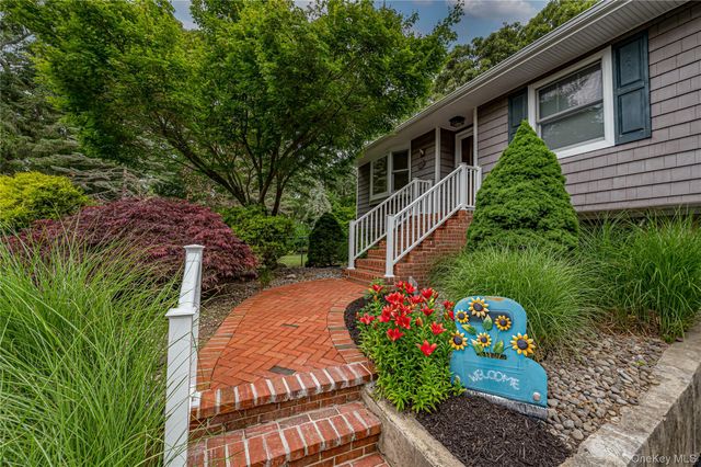 23 Oak Street, Centereach, NY 11720