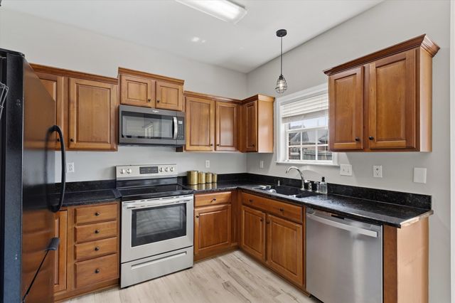 8159 W WHITE WING CV, Bartlett, TN 38002