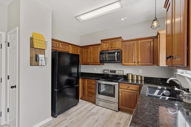 8159 W WHITE WING CV, Bartlett, TN 38002