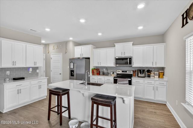 6016 Penni Lane, Ocean Springs, MS 39564