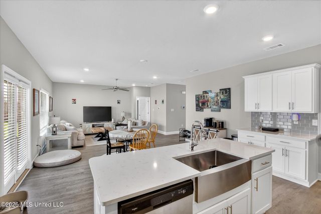 6016 Penni Lane, Ocean Springs, MS 39564