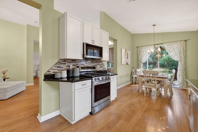 357 NW Springview Loop, Port St Lucie, FL 34986