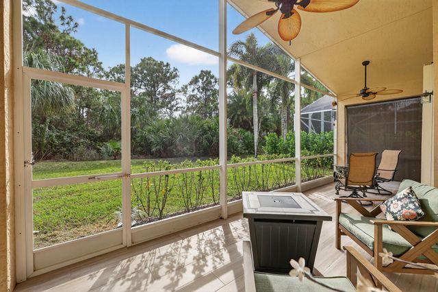 357 NW Springview Loop, Port St Lucie, FL 34986