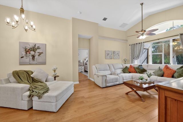 357 NW Springview Loop, Port St Lucie, FL 34986