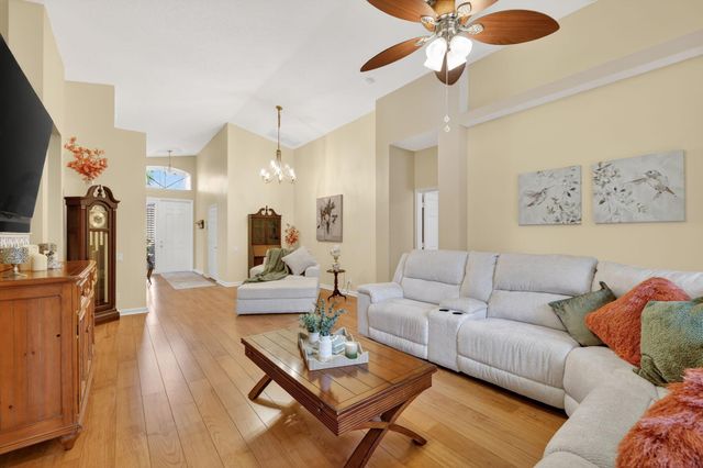 357 NW Springview Loop, Port St Lucie, FL 34986