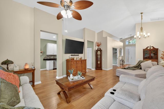 357 NW Springview Loop, Port St Lucie, FL 34986