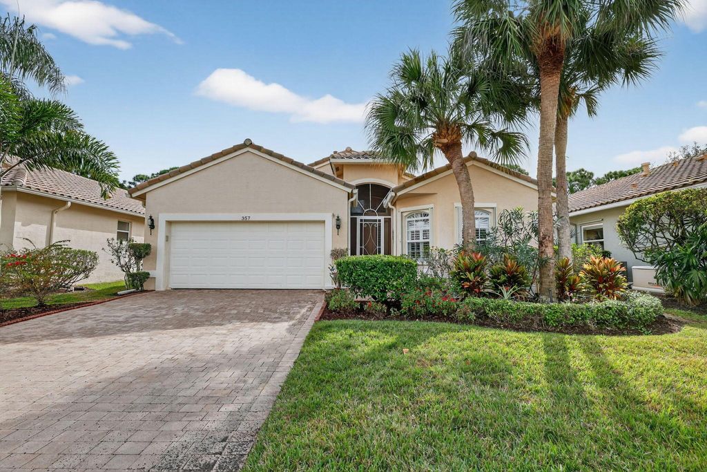 357 NW Springview Loop, Port St Lucie, FL 34986