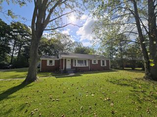 704 Davis St, Tullahoma, TN 37388