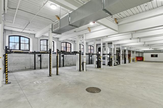55 Sterling St 208, Clinton, MA 01510