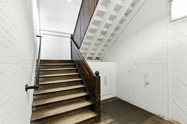 55 Sterling St 208, Clinton, MA 01510