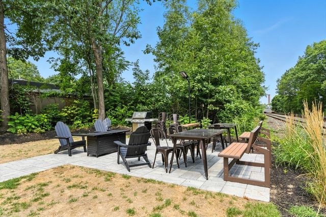 55 Sterling St 208, Clinton, MA 01510