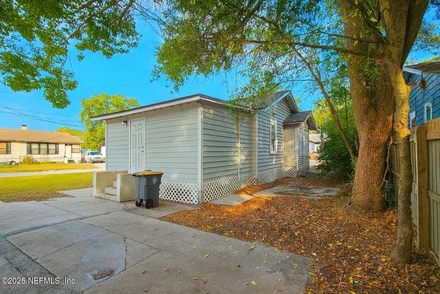 3257 LIBERTY Circle, Jacksonville, FL 32206