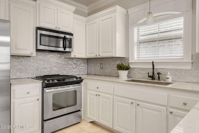 307 Oak Hill Lane, Youngsville, LA 70592