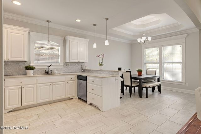 307 Oak Hill Lane, Youngsville, LA 70592