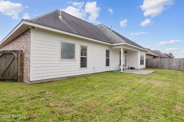 307 Oak Hill Lane, Youngsville, LA 70592