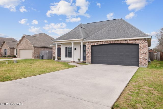 307 Oak Hill Lane, Youngsville, LA 70592