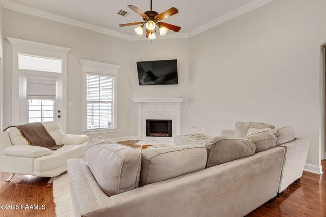 307 Oak Hill Lane, Youngsville, LA 70592