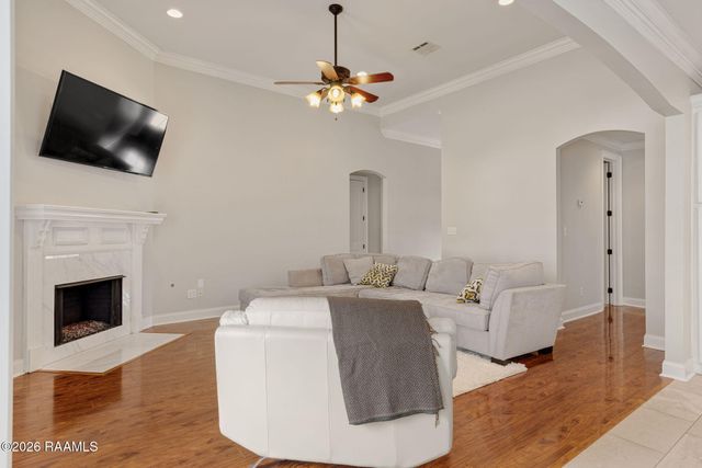 307 Oak Hill Lane, Youngsville, LA 70592