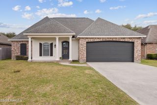 307 Oak Hill Lane, Youngsville, LA 70592