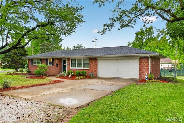 100 Blue Ridge Drive, Belleville, IL 62223