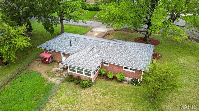 100 Blue Ridge Drive, Belleville, IL 62223