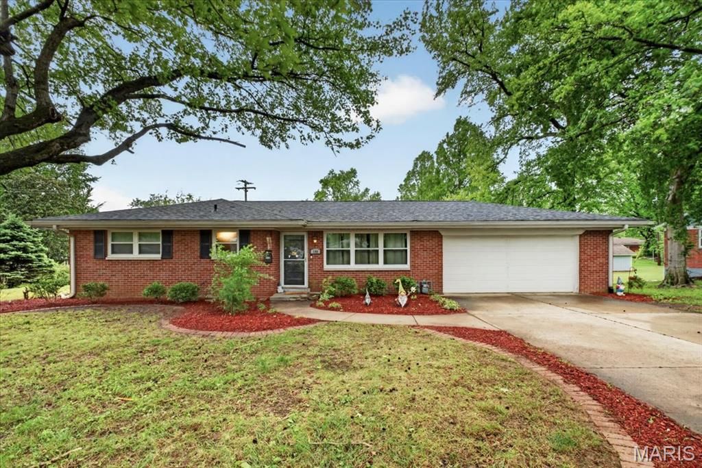 100 Blue Ridge Drive, Belleville, IL 62223