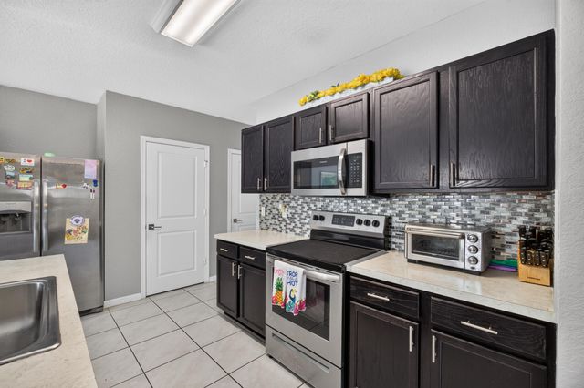 3758 Whitney Park Lane, Greenacres, FL 33463