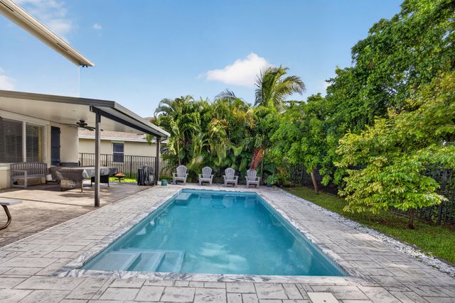3758 Whitney Park Lane, Greenacres, FL 33463
