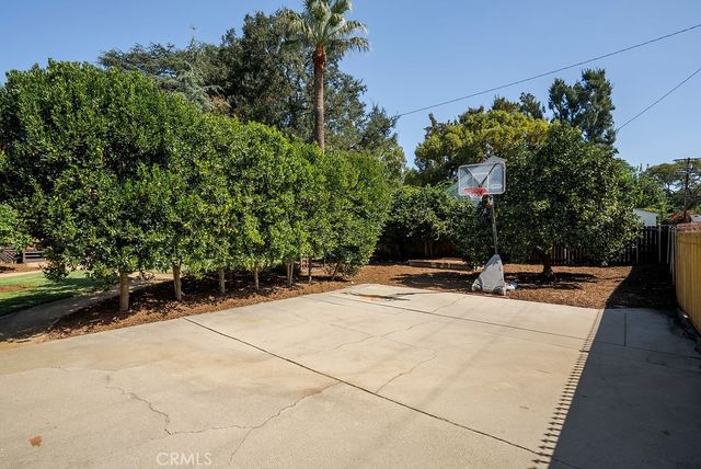 418 E Jefferson, Pomona, CA 91767