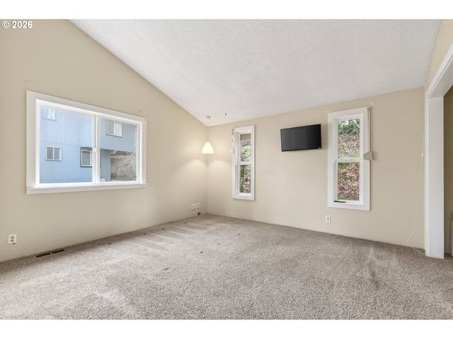 2090 GRAHAM Dr, Eugene, OR 97405