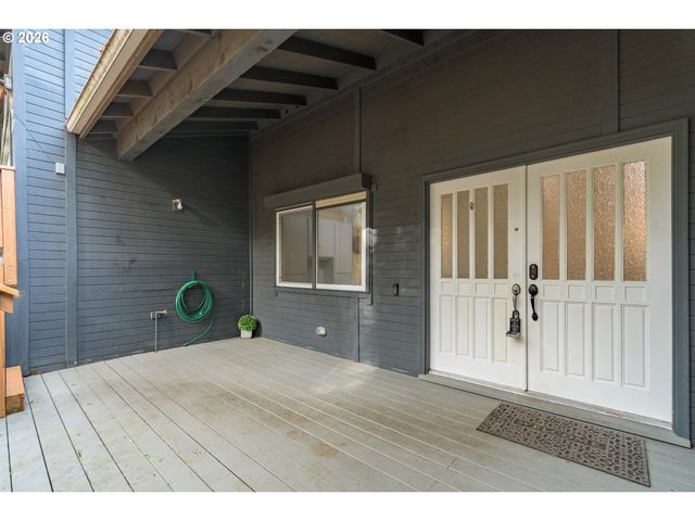 2090 GRAHAM Dr, Eugene, OR 97405