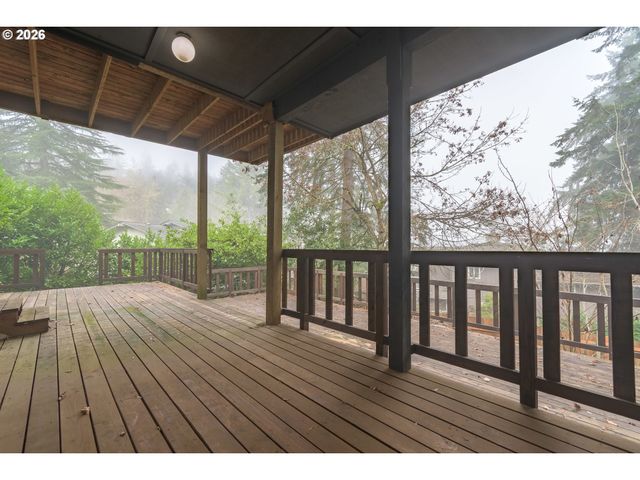 2090 GRAHAM Dr, Eugene, OR 97405