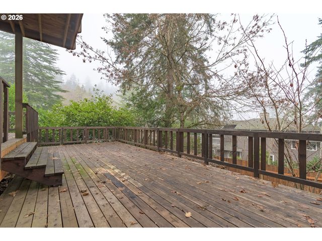 2090 GRAHAM Dr, Eugene, OR 97405